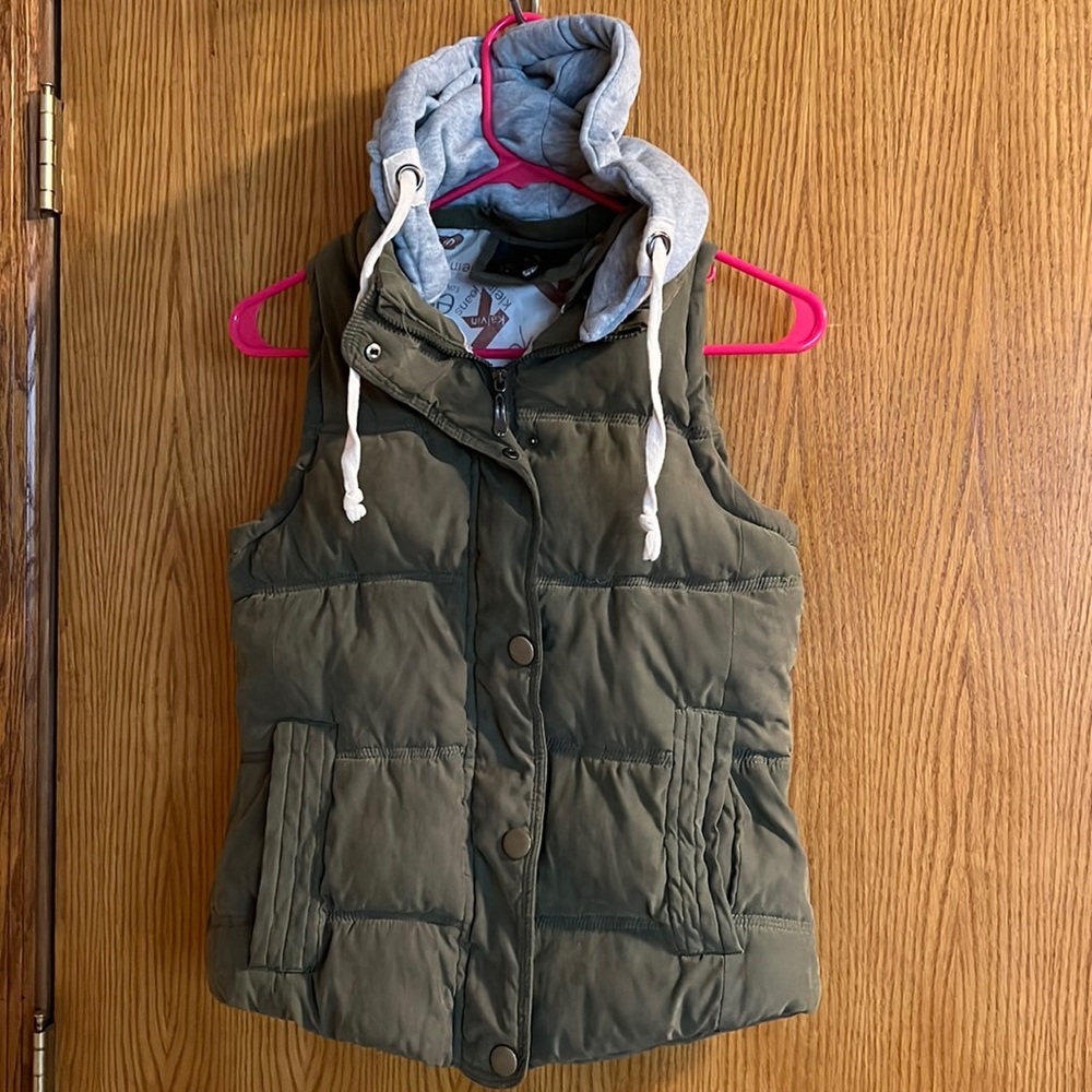 ARMY GREEN VEST